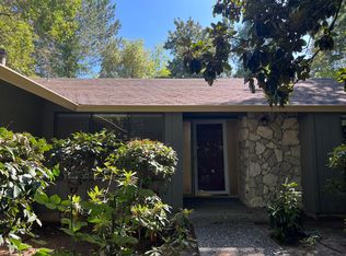 18240 Indian Creek Dr, Lake Oswego, OR 97035