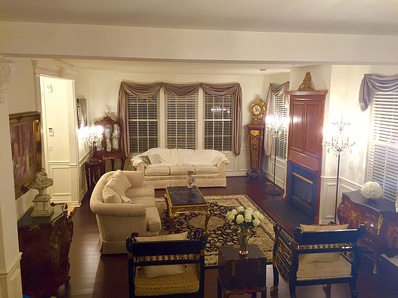 Formal living room 