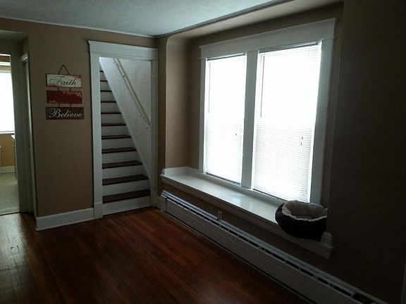 2nd image of 1330 W 89th St #2