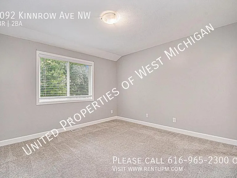 2092 Kinnrow Ave NW — Photo 8