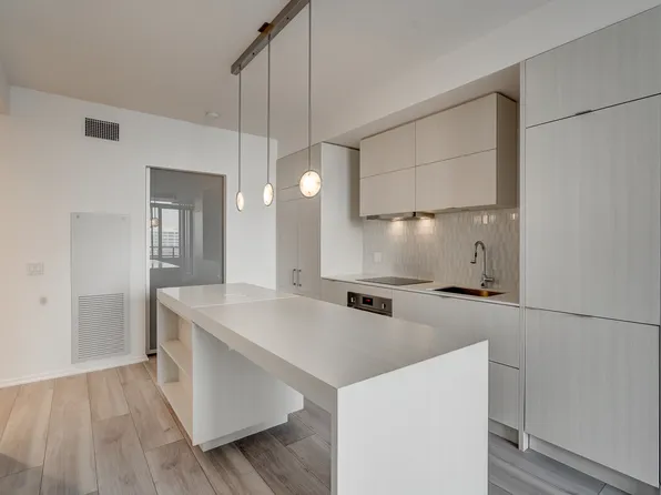 615 6th Ave SE, Calgary, AB