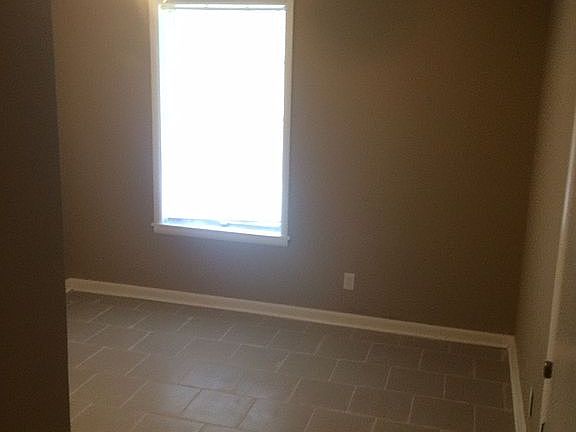 3rd image of 83 Briarcliff Dr