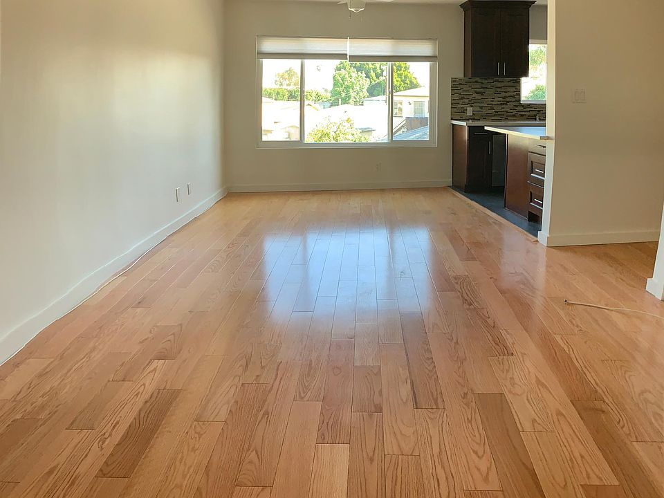 1st image of 909 W Beach Ave