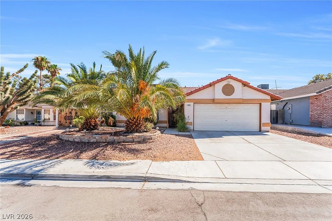 3 bed, 2.0 bath, 1647 sqft, $2,450 — Photo 1
