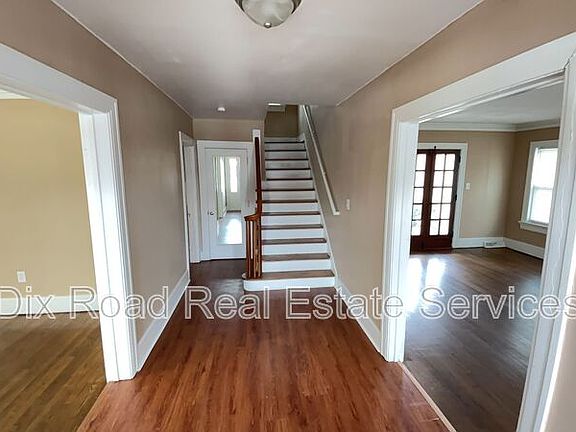 5th image of 15 Vassar Dr