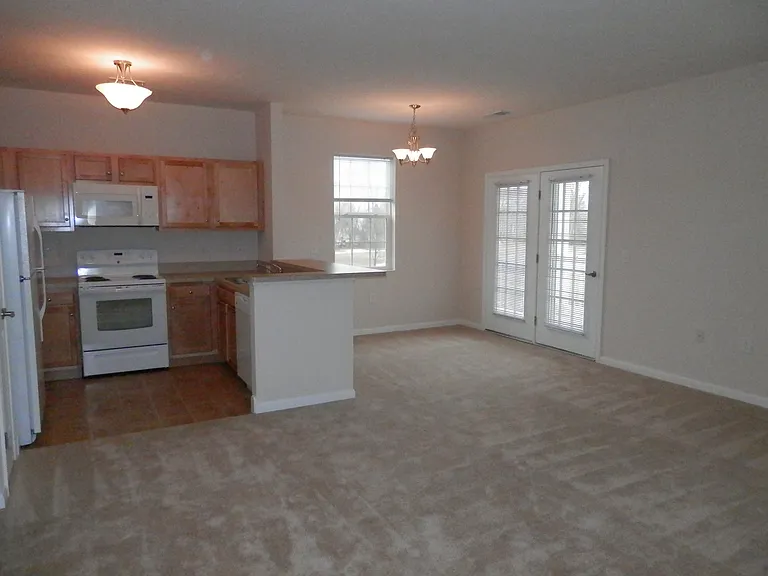 Aquamarine Apartments — Photo 109