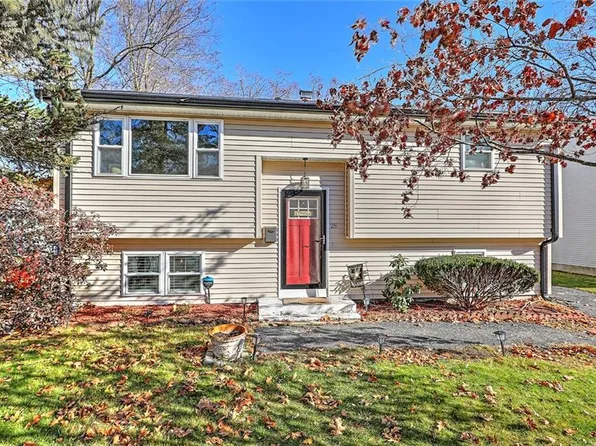 25 Riverside Ave, Johnston, RI 02919