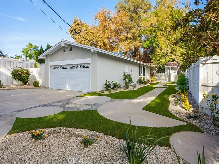 16231 Moorpark St — Photo 1
