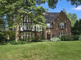 2679 Cranlyn Rd, Shaker Heights, OH 44122