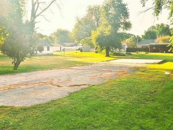 224 Wisconsin Ave, Westville, IL 61883