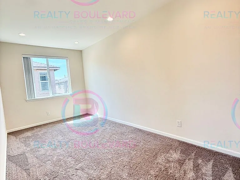 1019 Middle Gate Rd — Photo 5