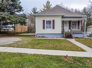 139 8th St, Nevada, IA 50201