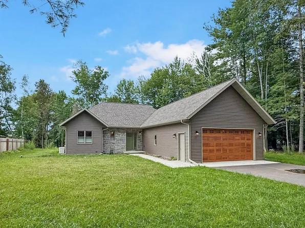 406 Sherburn St, Eagle River, WI 54521