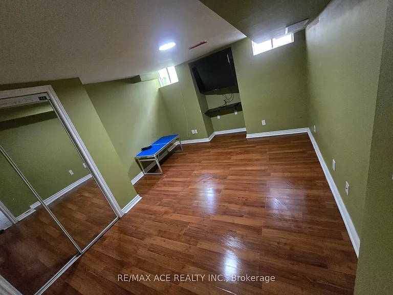49 Wharnsby Dr #BASEMENT — Photo 5