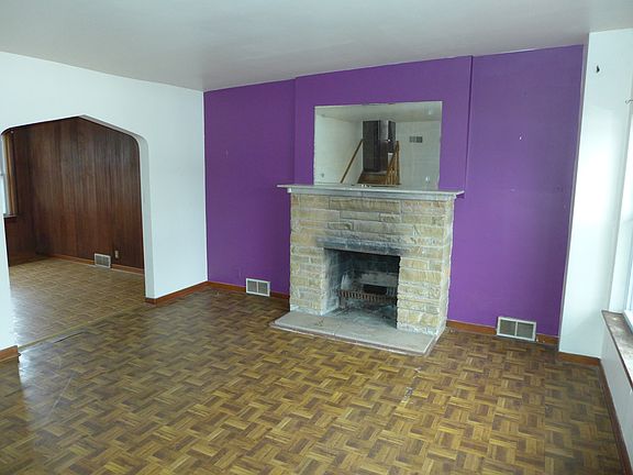 2nd image of 1121 Nichols Ln