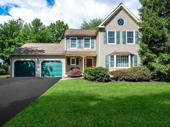 135 Chancery Rd, Langhorne, PA 19047