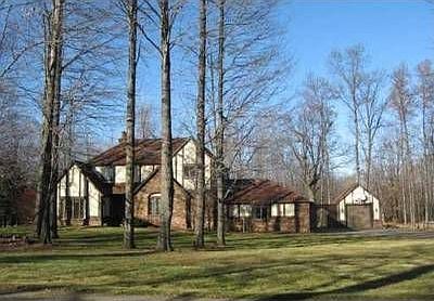 1st image of 22 Windsor Dr