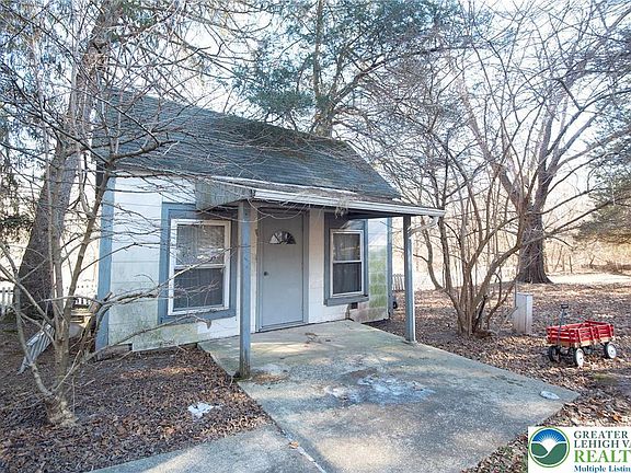 3rd image of 1025 Reihman Rd