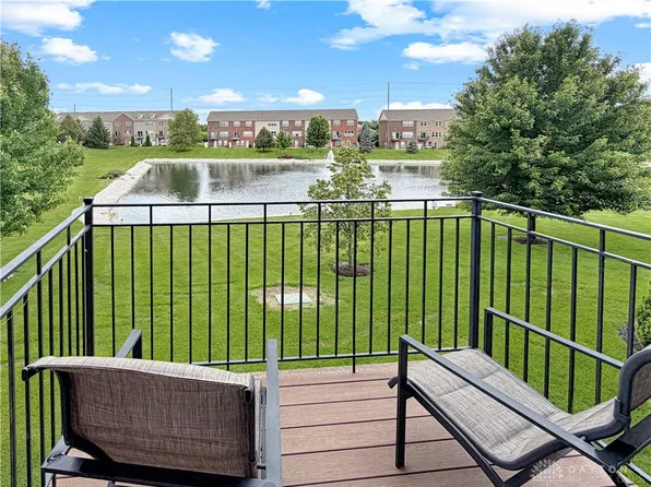 1687 Big Bear Dr, Dayton, OH 45458