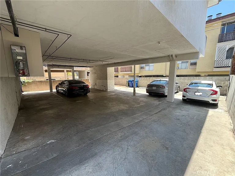 1933 Pelham Ave #3 — Photo 23