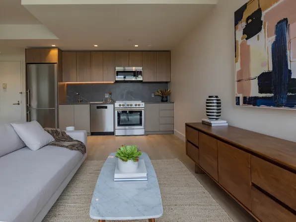 69-65 Yellowstone Boulevard image 5 of 6