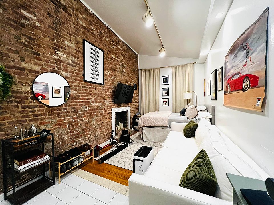 1st image of 139 Mulberry St APT 2