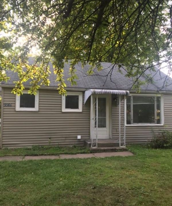 1st image of 2255 1st Ave