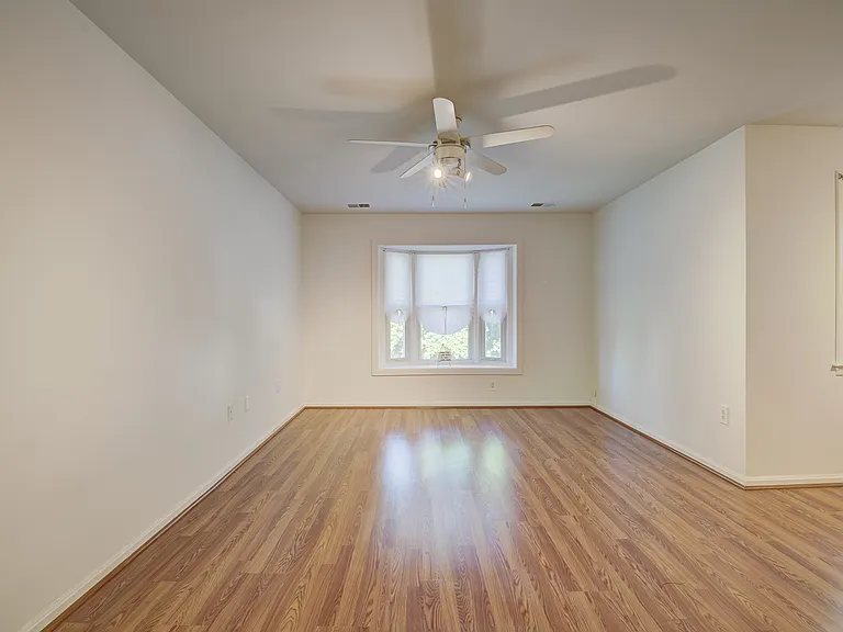 13907 Concord Ave — Photo 20