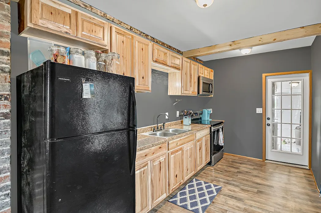 2 bed, 780 sqft, $1,300 — Photo 3