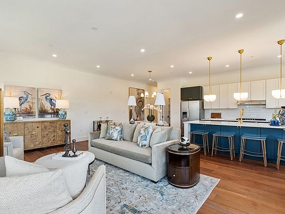 4th image of 1009 N Lamar Blvd Unit 203