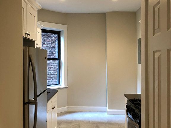4th image of 245 McLean Ave APT 4
