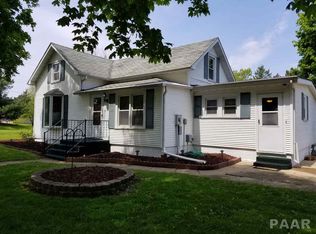 702 N State St, Roanoke, IL 61561