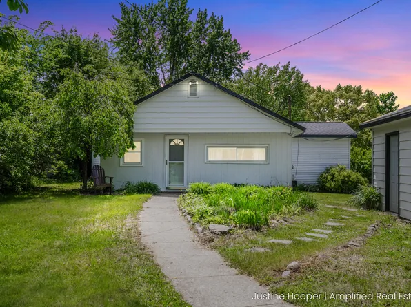 2257 Iroquois Trl, Hastings, MI 49058