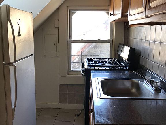 5th image of 17 Lincoln Cir