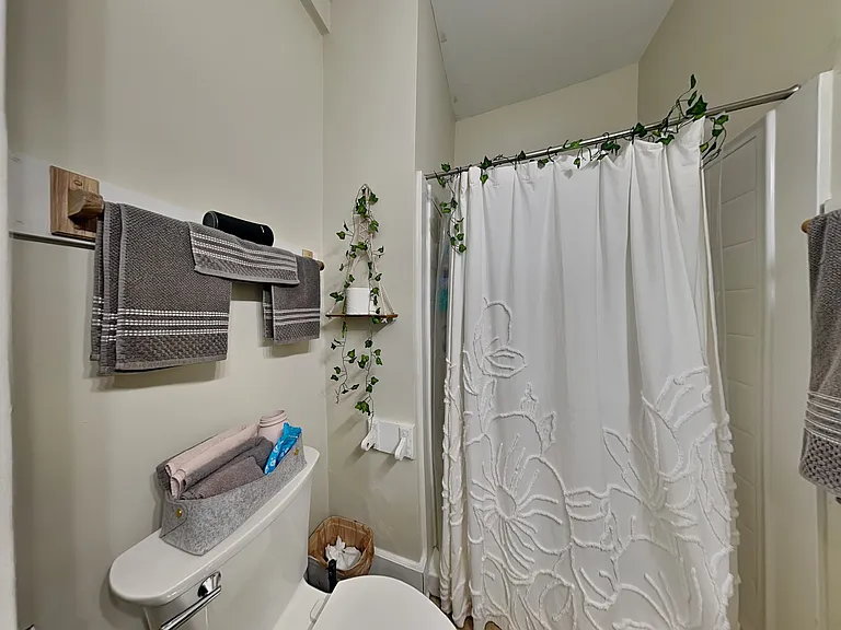 52 Euclid Ave #52 — Photo 14