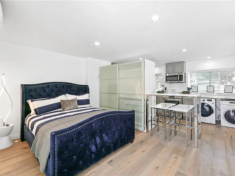 3763 Lankershim Blvd — Photo 27