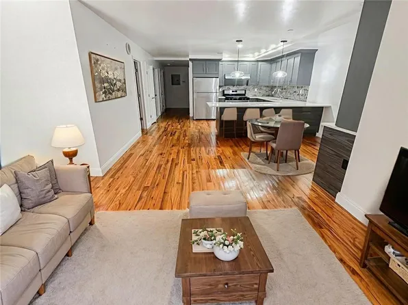 2133 Haring Street image 2 of 9