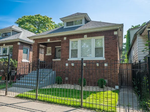 8211 S Marquette Ave, Chicago, IL 60617