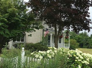 27 Maple St, Northfield, MA 01360