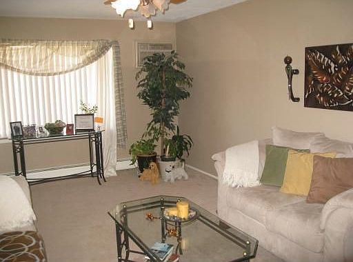 1st image of 319 Country Club Ln