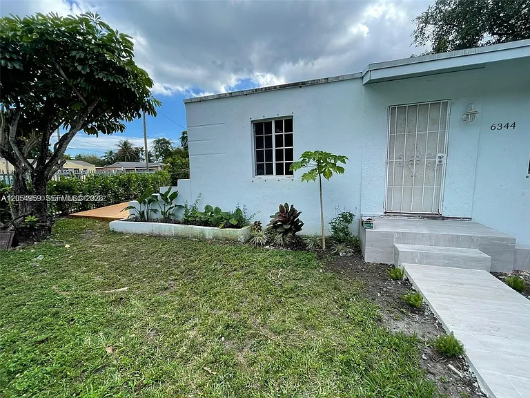 6344 NW Miami Pl — Photo 19