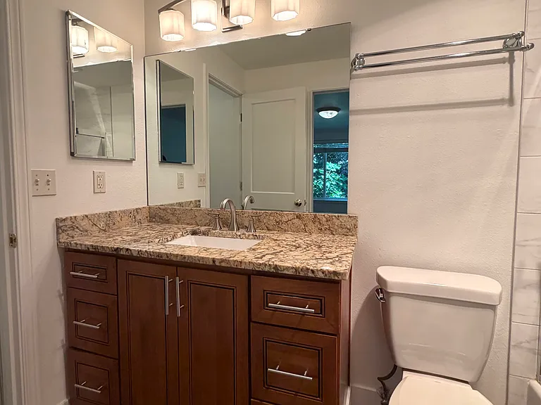 1410 W Raye St #302 — Photo 7