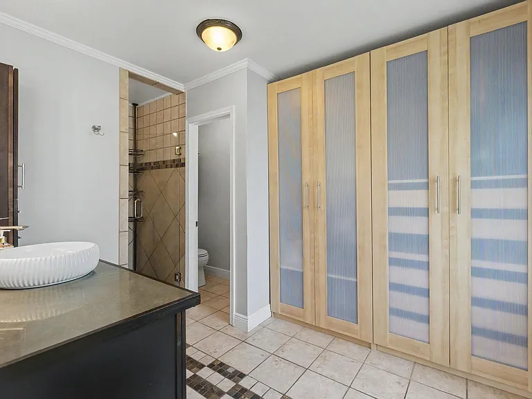 717 Brownlee Cir — Photo 17