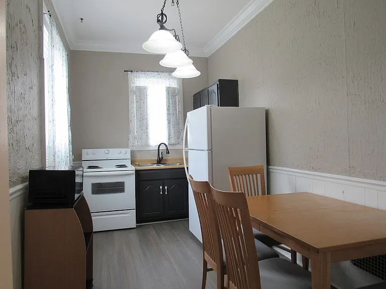 208 N Mulberry St #4 — Photo 2