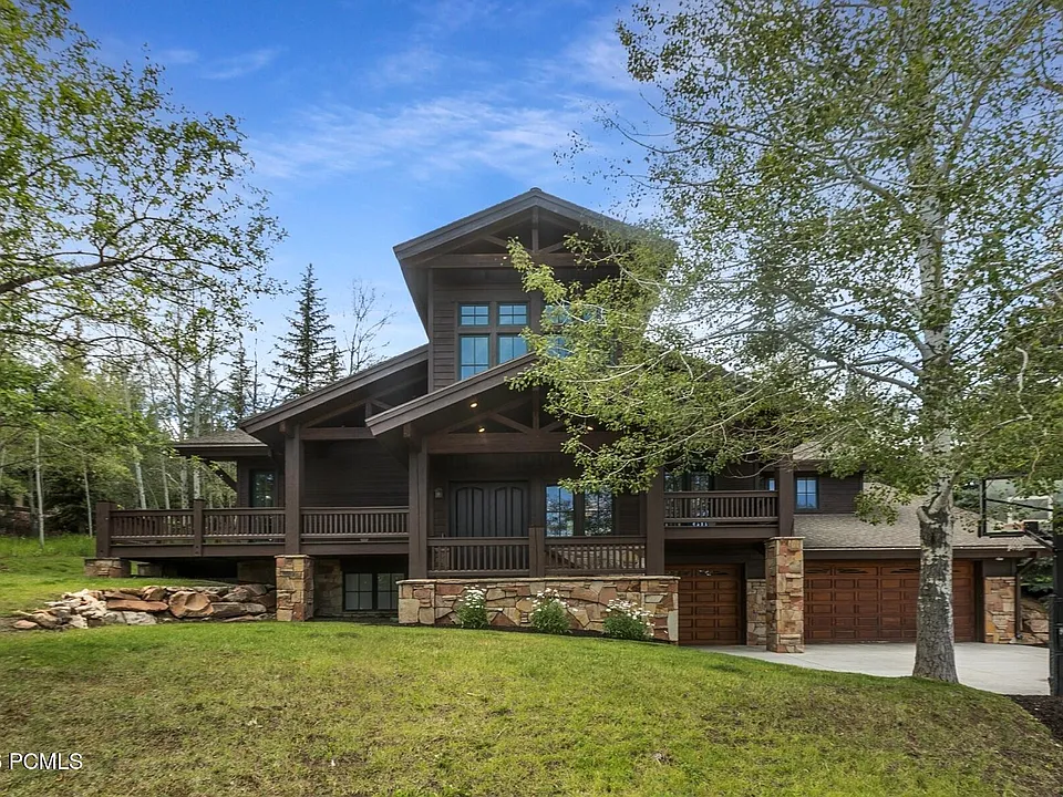 2585 Aspen Springs Dr