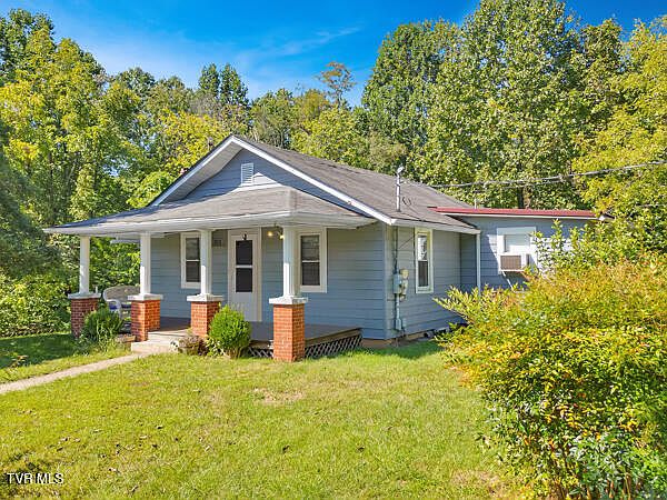 1st image of 313 Richards Ln