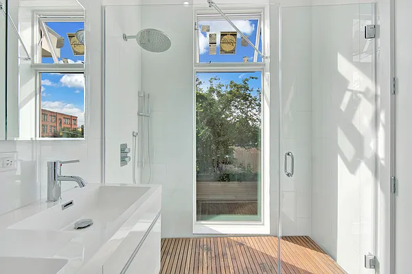 Sold by One Home Line Realty | media 4