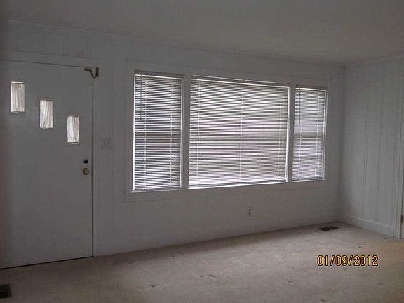 5th image of 1581 Pine St SE