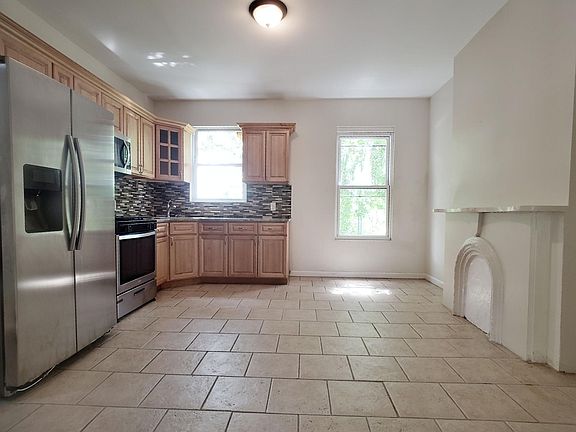 4th image of 830 Ocean Ave #2