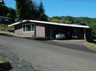 911 Rowe St, Reedsport, OR 97467
